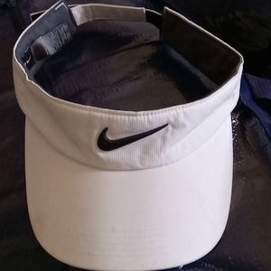 Nike golf visor